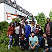 KAAD-Stipendiatinnen und Stipendiaten auf dem Bonner Kreuzberg