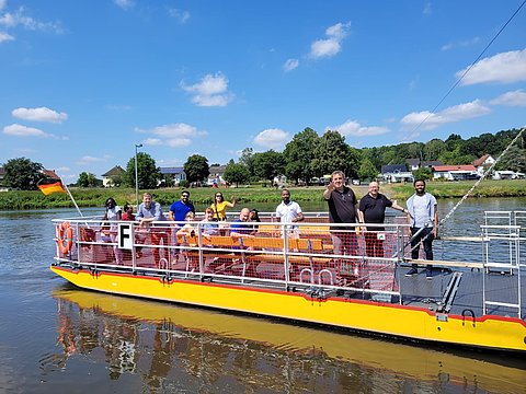 Bootsfahrt der Teilnehmenden des Seminars über die Weser